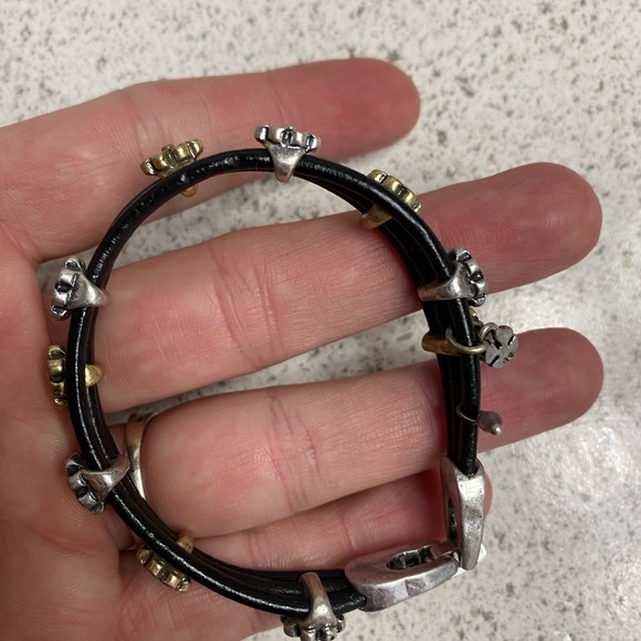 Adorable leather bracelet - Picture 2 of 3